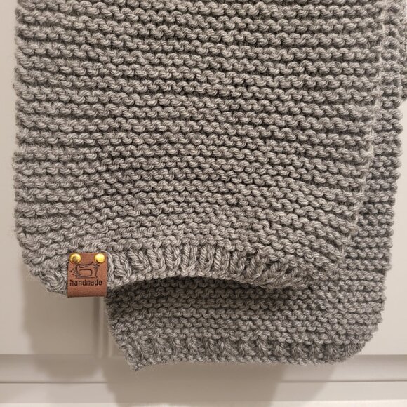 Long Hand Knitted scraves gold leather details - Picture 3 of 4